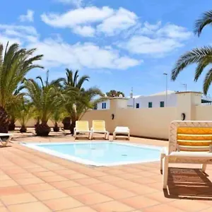 https://riviera-park-7a-air-con-wi-fi-uk-channels-5-minutes.in-canary-islands.com